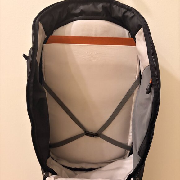 Bellroy Venture Travel Pack 26L - Black - Excellent Condition - Picture 5 of 11
